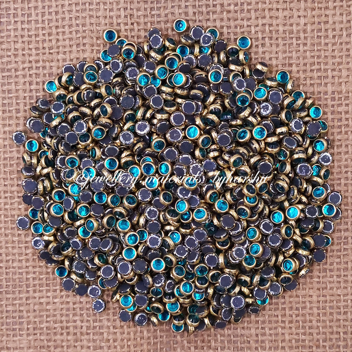 4mm Round Gloss Color Kundan - Peacock Green (Color will slightly vary)