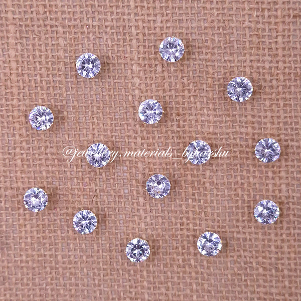 8MM Round AD Clip Stone White with Gold Base (1 Piece) 