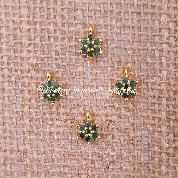 7MM Dark Green Flower Charms (1 Piece)