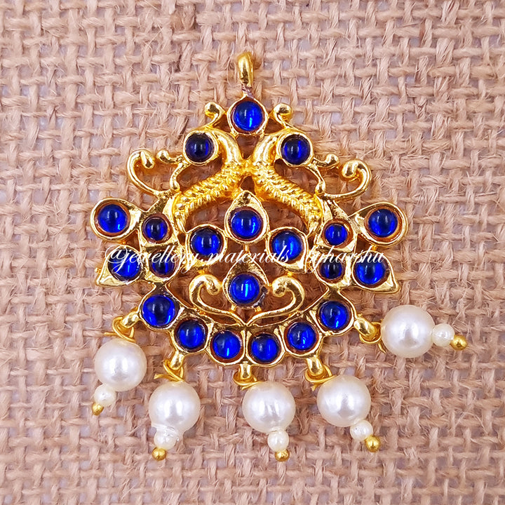 33 x 30MM Kemp Peacock Pendant (Blue)