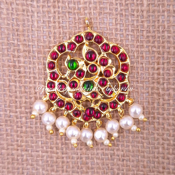 35 x 30MM Kemp Peacock Pendant (Red with Green)