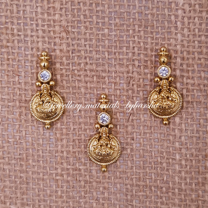 20 x 12MM Gold Lakshmi Charms (White)