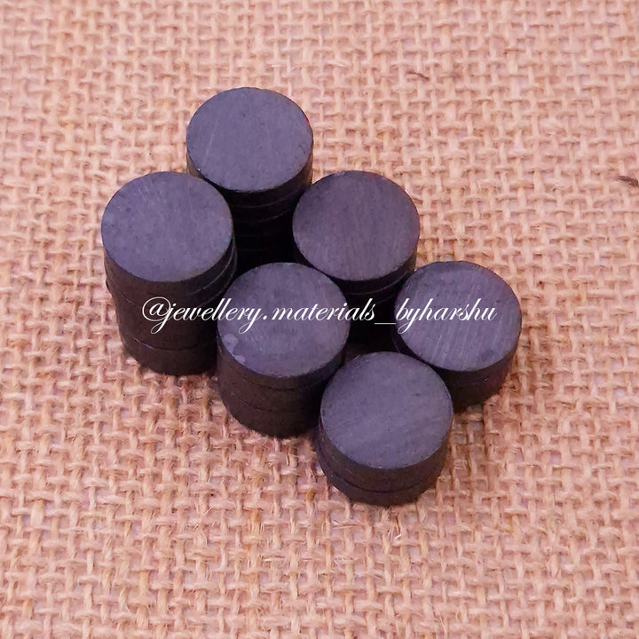 15 x 3MM Round Black Magnet