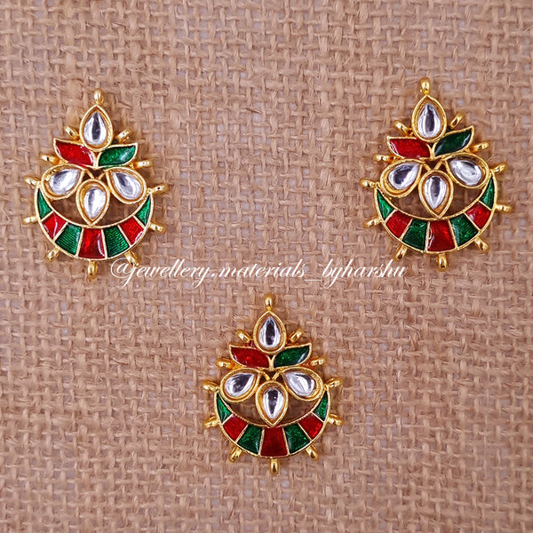 20 x 25 MM Dark Green and Red Mixed Charms 