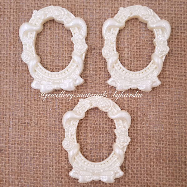 Oval Resin Frame Cream Color