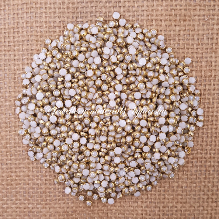 White Pearl Kundan Round 3mm