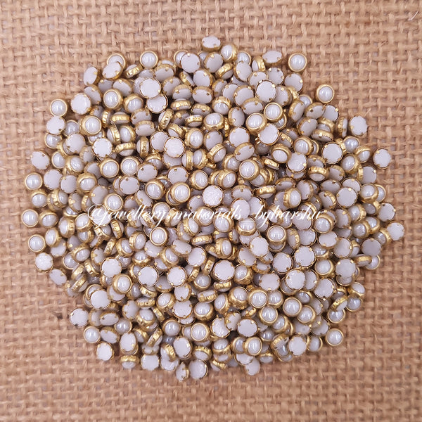 White Pearl Kundan Round 4mm