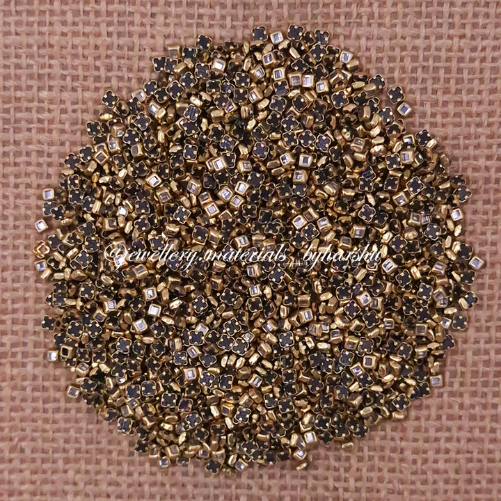 White Gloss Kundan Square 2x2